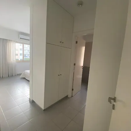 Elysia Park Rose 3 Bedroom * פאפוס